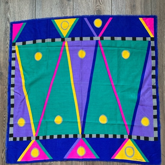 Liz Sinclair scarf - Picture 4 of 5